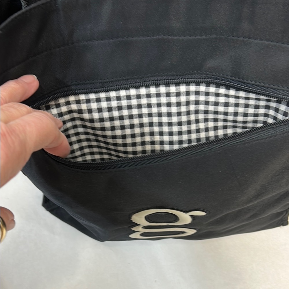 Black Tote Bag with White 'G' Logo - Picture 5 of 10